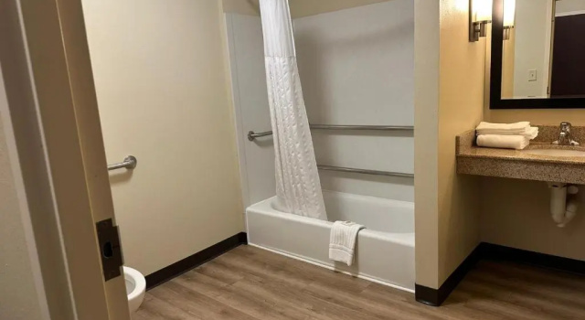 Люкс Comfort Suites Columbus East Broad