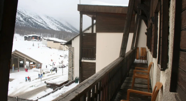 Четырёхместный номер Comfort с балконом Chalet Hôtel La Rafale
