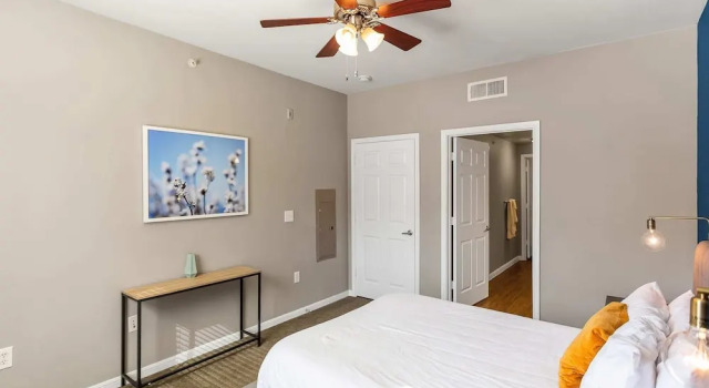 Апартаменты с 2 комнатами Charming 1BD in Trendy West End Neighborhood