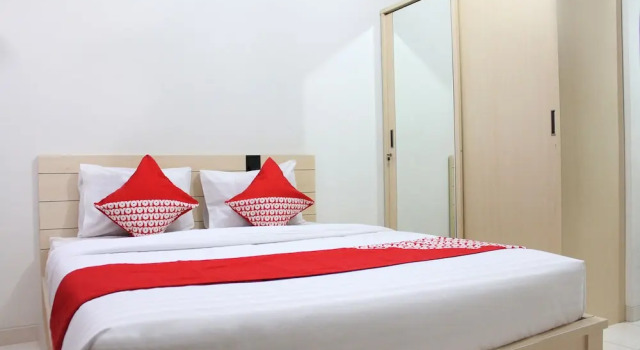 Standard double chambre avec balcon OYO 266 Margonda Residence 5
