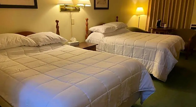 Четырёхместный номер Standard OYO Hotel East Hanover NJ-10