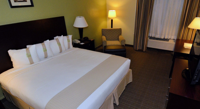 Holiday Inn - Fort Myers - Downtown Area by IHG, Забронировать Отель Форт-Майерс Fort Myers Area, рядом с Imaginarium Hands-On Museum &amp; Aquarium‎