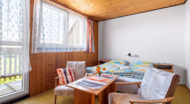 Apartment Rabyně Slapy 28604, Rezerwuj Apartament Hotele w Central Bohemia z parkingiem, Parking