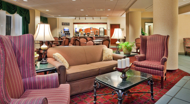 Holiday Inn Express Greenville by IHG, Забронировать Отель Гринвилл Северная Каролина