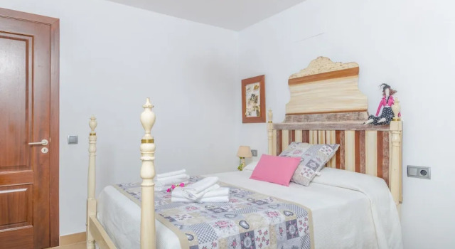 ESMAEZ, Book Hotel  