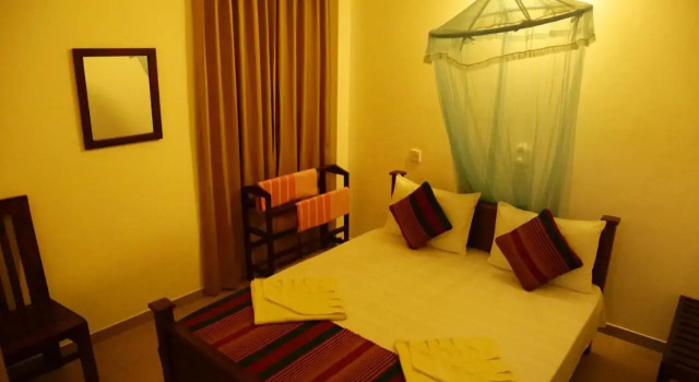 Vishmee Holiday Inn, Buchen Sie Hotel Embilipitiya 