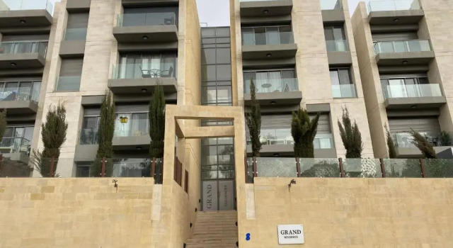 Grand Residence apartment, Забронировать Апартаменты/квартира Abdoun Амман, рядом с Orthodox Club