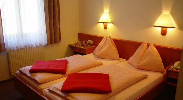 Hotel Hierzegger, Rezerwuj Hotel Bad Mitterndorf Ausseerland