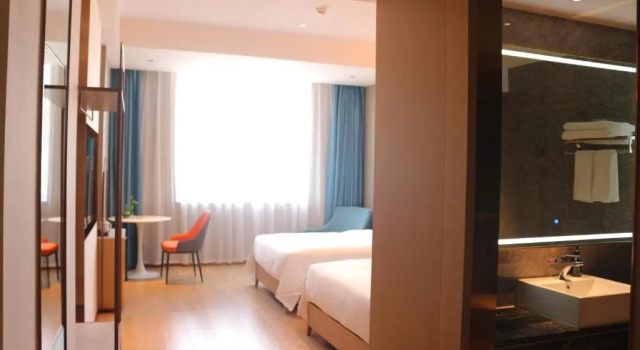 Четырёхместный номер Deluxe Ramada Encore by Wyndham Changsha Yuhua