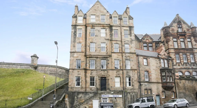 JOIVY Bright 2Br Apt W/ Stunning View, Next To Edinburgh Castle, Забронировать Отель Эдинбург Midlothian, рядом с Национальный музей Шотландии