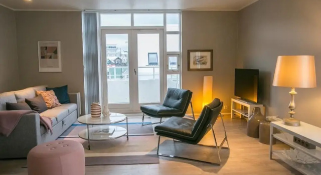 Penthouse downtown Free parking, Забронировать Отель Отели Хёвюдборгарсвайдид с парковкой, Парковка