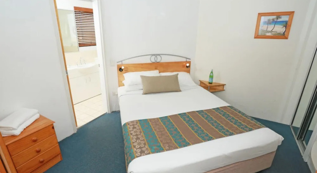 Номер Standard c 1 комнатой с балконом Beach Club Resort Mooloolaba