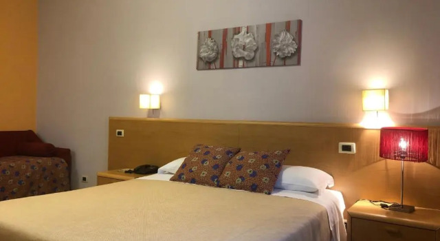 Camera Comfort Hotel La Fertè