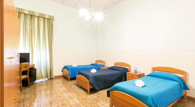 Трёхместный номер Standard Sisters Hotel