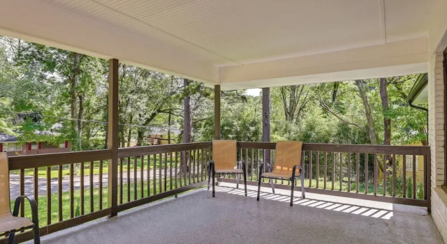Коттедж Modern Home w/ Yard Near ATL Attractions!