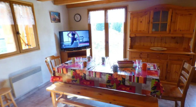 Chalet Les Saisies, 4 pièces, 8 personnes - FR-1-594-42, Забронировать Шале Коттеджи Ле-Сейсье, рядом с Горнолыжный подъемник Coqs Ski Lift, Коттедж