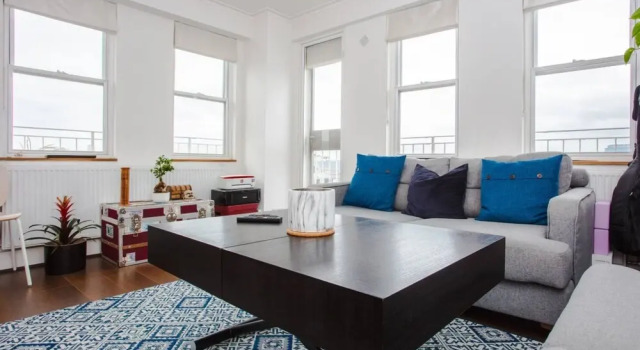 Fantastic Central Apartment With Balcony in Fitzrovia