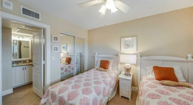 Carlos Pointe 413 - Two Bedroom Condo, Забронировать Отель Отели Fort Myers Area с бассейном, Бассейн