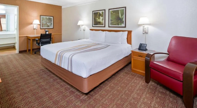 Двухместный номер Standard c 1 комнатой La Quinta Inn by Wyndham San Diego - Miramar