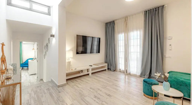 Deluxe bungalow Perla Del Sur, Забронировать Отель Адехе Teide National Park, рядом с Пляж Ла-Пинта