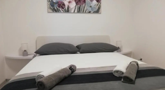 Modern Apartment near Split & Trogir, Забронировать Апартаменты/квартира Отели в центре Каштел-Гомилицы с завтраком, отели в центре Каштел-Гомилицы с завтраком