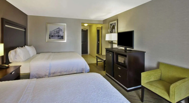 Четырёхместный номер Standard Hampton Inn & Suites - Elyria