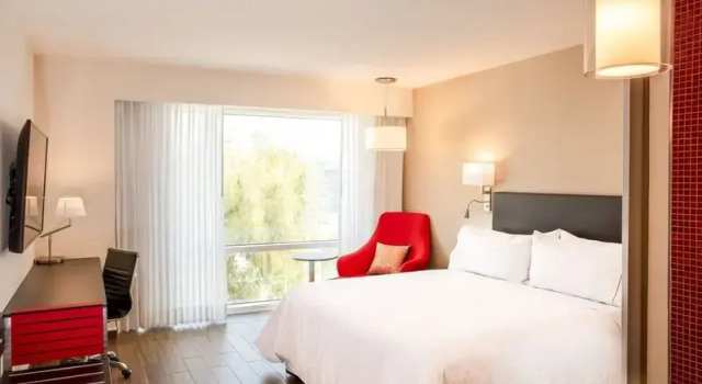 Полулюкс Fiesta Inn Celaya Galerias