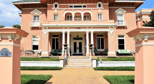 Четырёхместный номер Standard JH Adams Inn, Trademark Collection by Wyndham