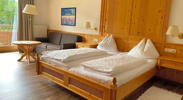 Landhotel Strasserwirt, Prenota Hotel St. Ulrich Am Pillersee 