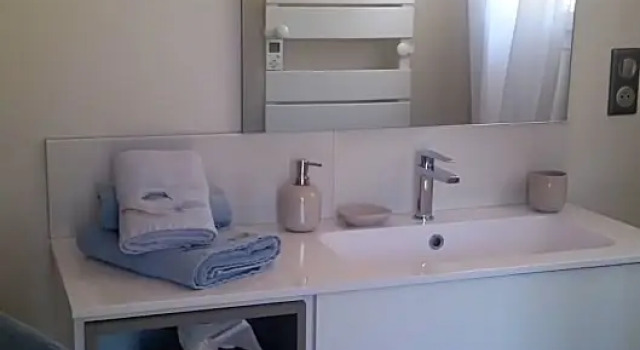 chez cathie, Забронировать Отель Драгиньян Вар, рядом с Церковь Св. Михаила