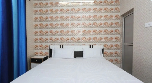 SPOT ON 37780 Hotel Doon Sabri