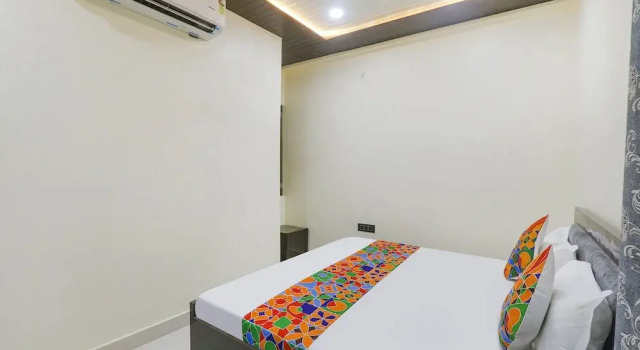 Fabhotel Awadh Inn - 600m from Ram mandir, Забронировать Отель Отели Айодхья 3 звезды, рядом с Babri Masjid, 3*