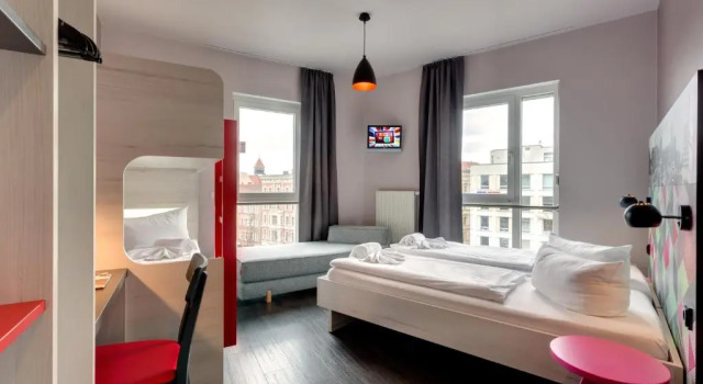 Пятиместный номер Отель Meininger Berlin Alexanderplatz