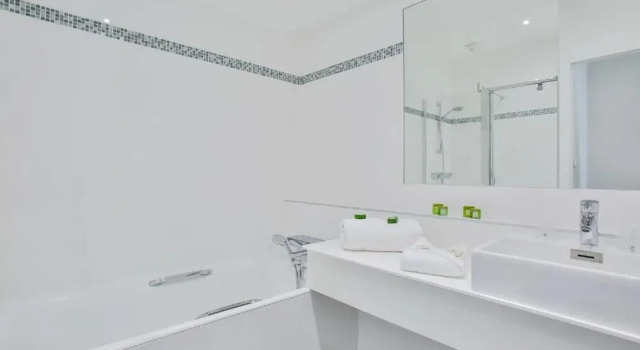 Двухместный номер Standard Logis Hotel Royal Saint-Mart