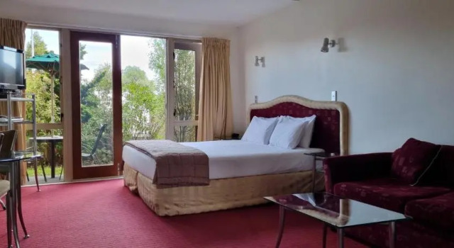Четырёхместная студия Chantillys Motor Lodge