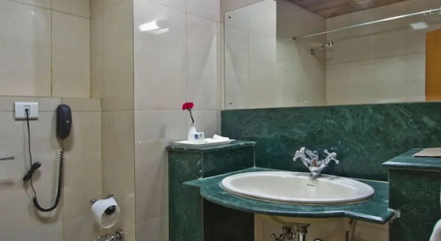 Номер Deluxe с видом на окрестности Hotel Broadways Inn
