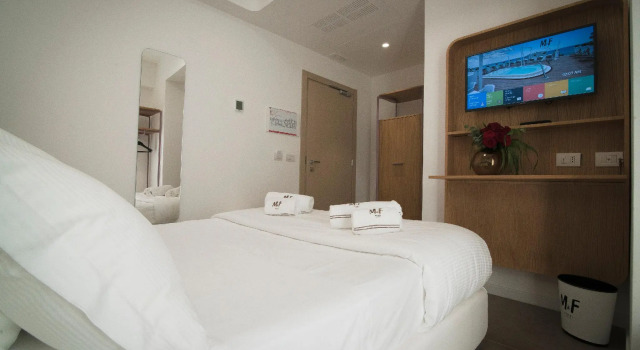 Standard- dobbelt værelse med altan M&F Hotel