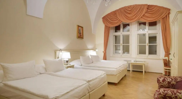 Четырёхместный номер Josephine Old Town Square Hotel - Czech Leading Hotels