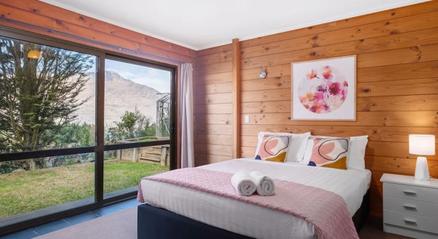 The Lodge   Plush  Quiet   Picturesque, Забронировать Дом для отпуска Ферн-Хилл 