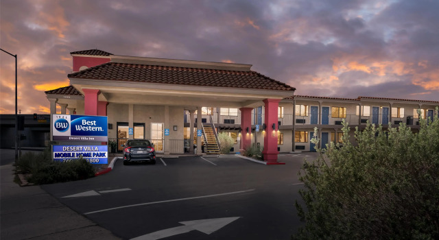 Best Western Desert Villa Inn, Rezerwuj Willa Hotele w Barstow z parkingiem, Parking