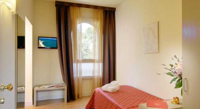 San Francesco Hotel, Book Hotel Loreto 