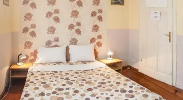Ivani GuestRooms, Забронировать Отель Отели Софии с парковкой, рядом с Президентство, Парковка