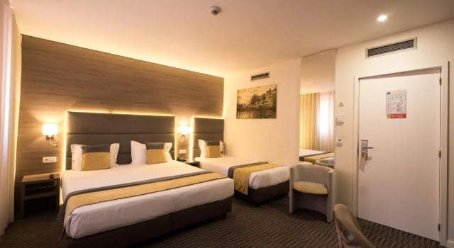 Трёхместный номер Standard THE ONE Grand Hotel da Póvoa - by MHMB Collection