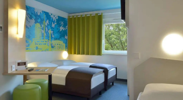 Трёхместный номер Standard B&B Hotel Stuttgart-City