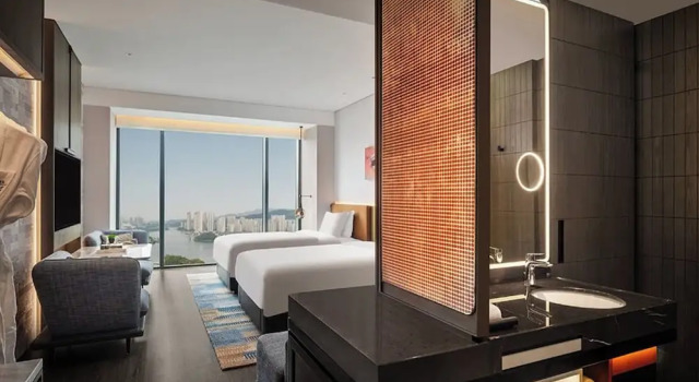 Четырёхместный номер Premium с видом на озеро Hotel Indigo Changsha Meixi Lake