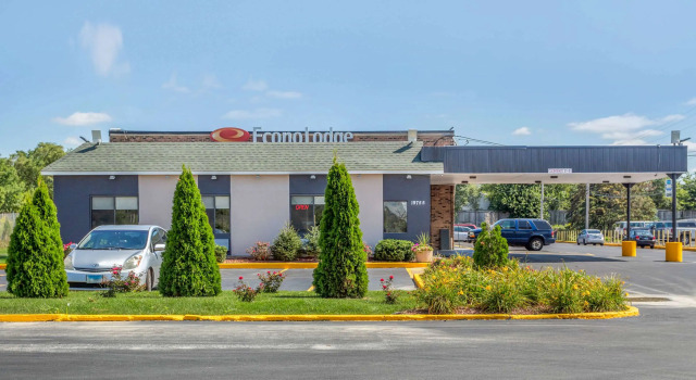 Econo Lodge Shorewood, Varaa Mini-hotelli  