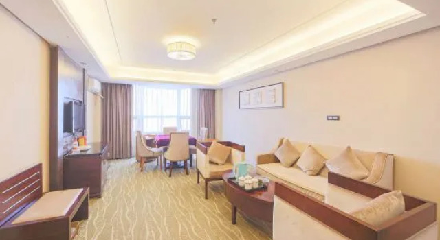 Yicheng Lanbowan Hotspring Holiday Hotel, Rezervovat Hotel Xiangyang Čína