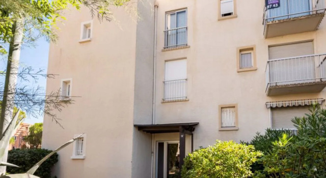 Les Villageoises 40086, Book Hotel Hoteller i Corbières med parkering, Parkering