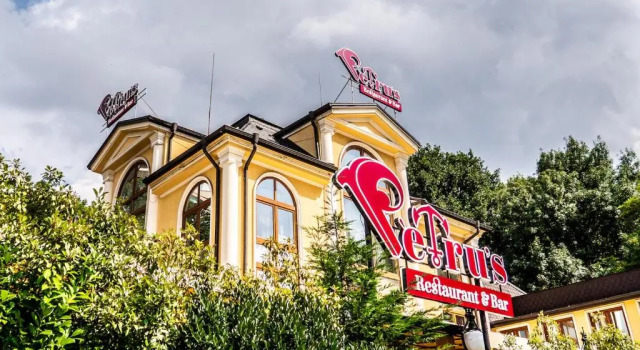 Полулюкс RENOVATED Boutique Apartments Petrus