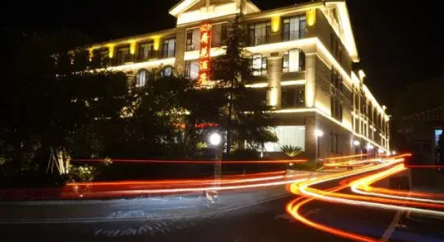 Lotus Hotel